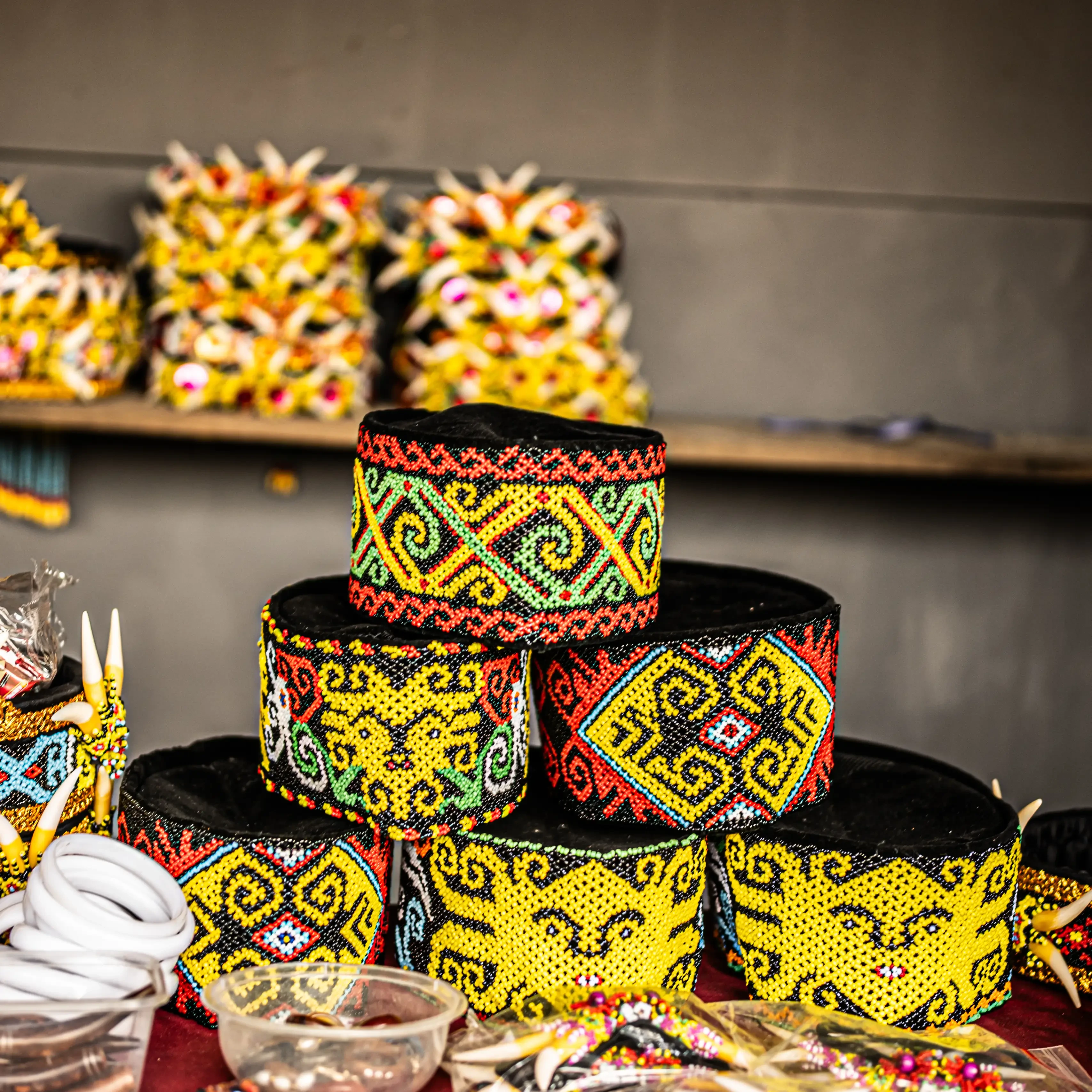 Kisah Apai Jau: Maestro Ukir yang Mendedikasikan Hidupnya untuk Seni